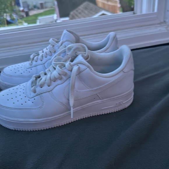 Size 9.5 Air Force 1s White - Picture 2 of 5